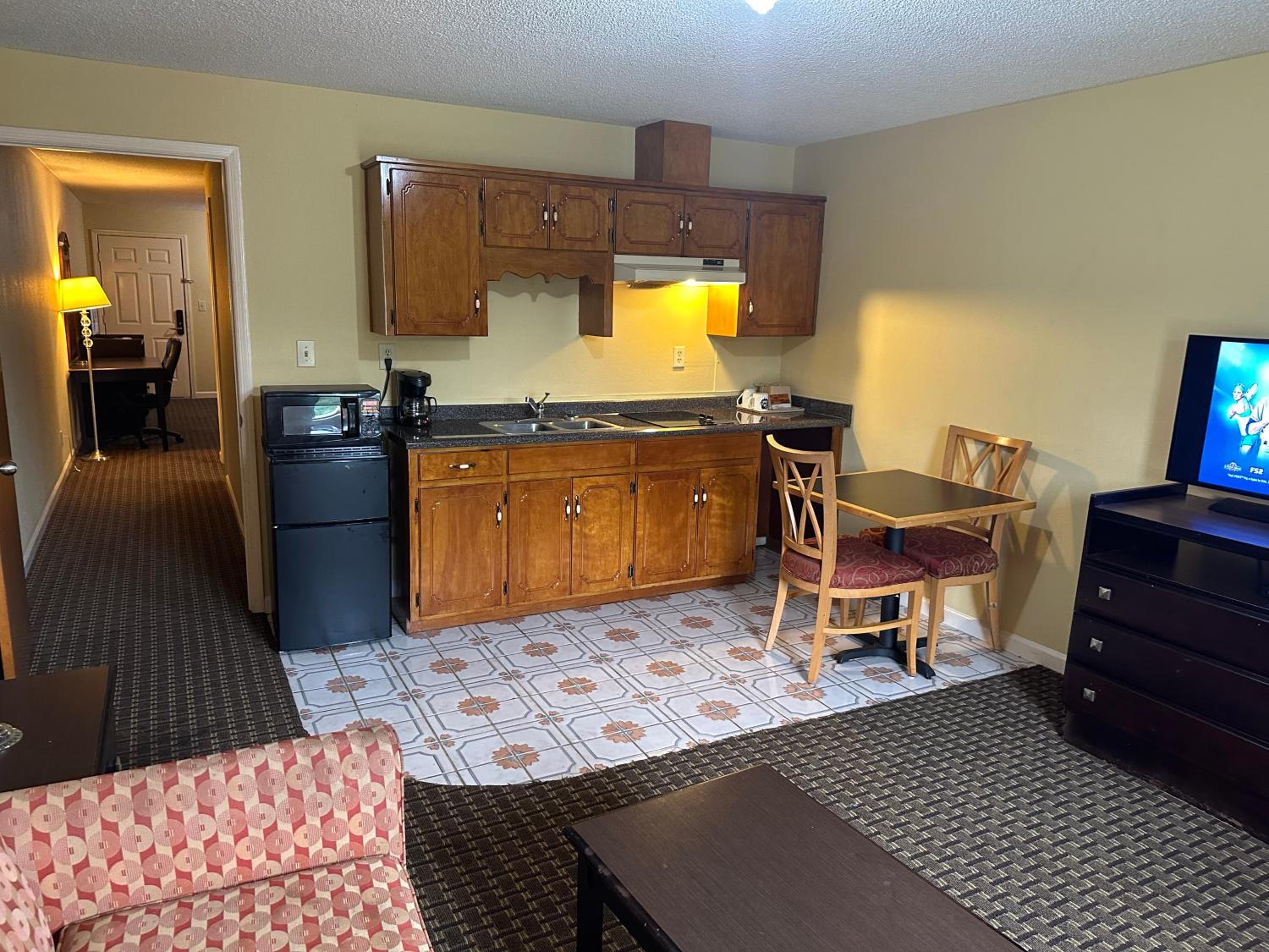 King Suite with Spa Bath photo 3