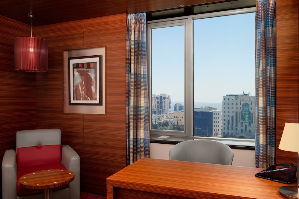 Standard Room, 2 Twin Beds, Accessible - Photo 6