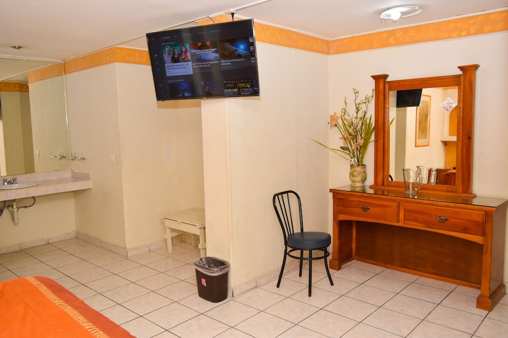 Classic Room, 2 Double Beds - Photo 5