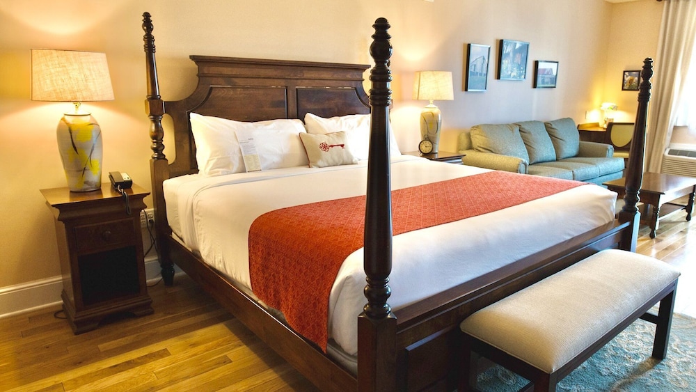 Deluxe Single Room, 1 King Bed with Sofa bed, Balcony