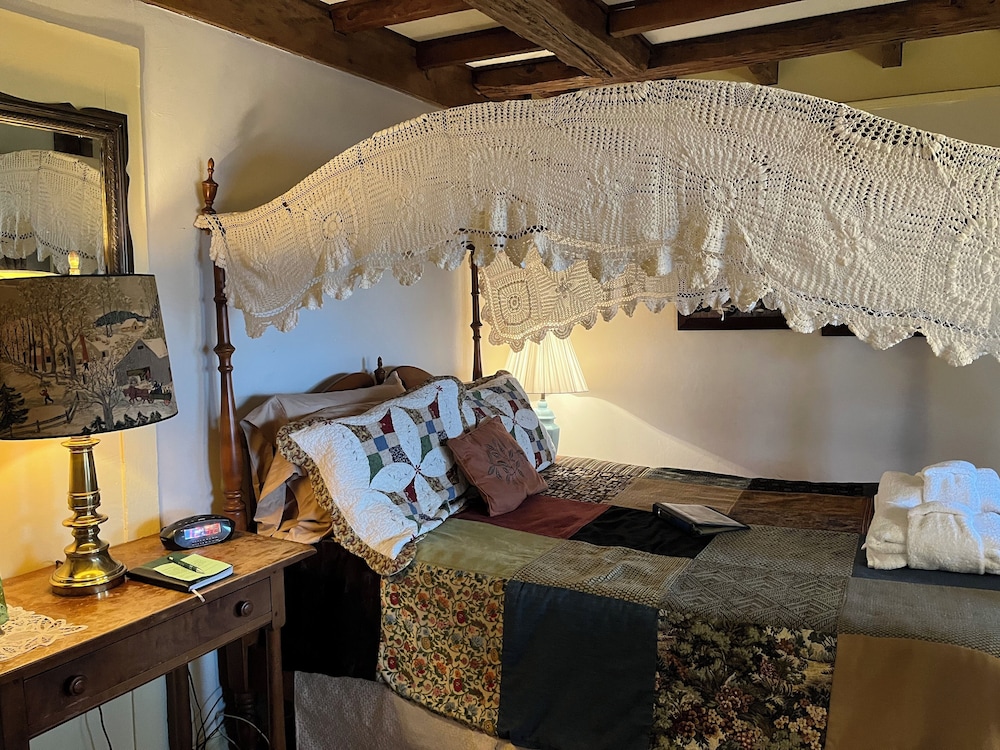 Marie Room photo 2