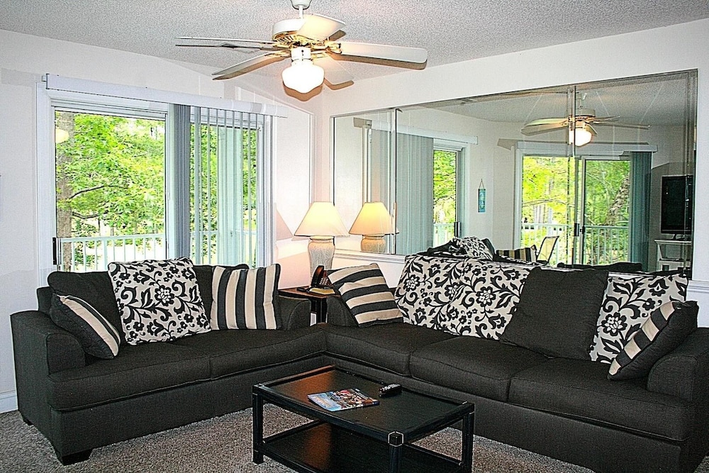 Condo, 1 Bedroom photo 1