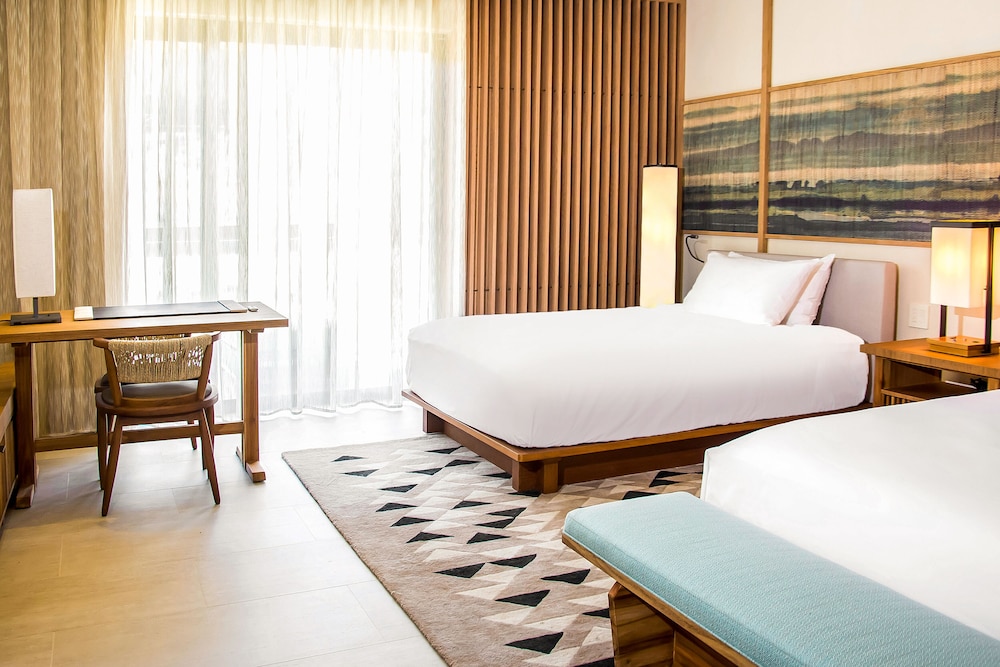 Deluxe Room, 2 Queen Beds (Swim-Up) photo 2