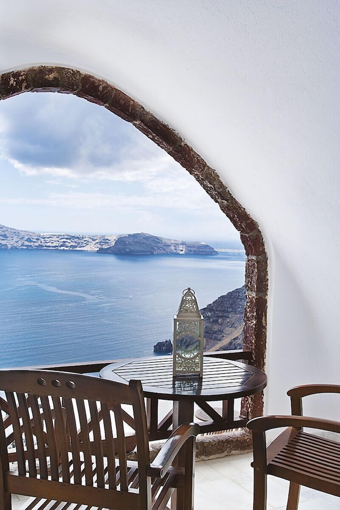 Two Bedroom Maisonette with Caldera View - Photo 3