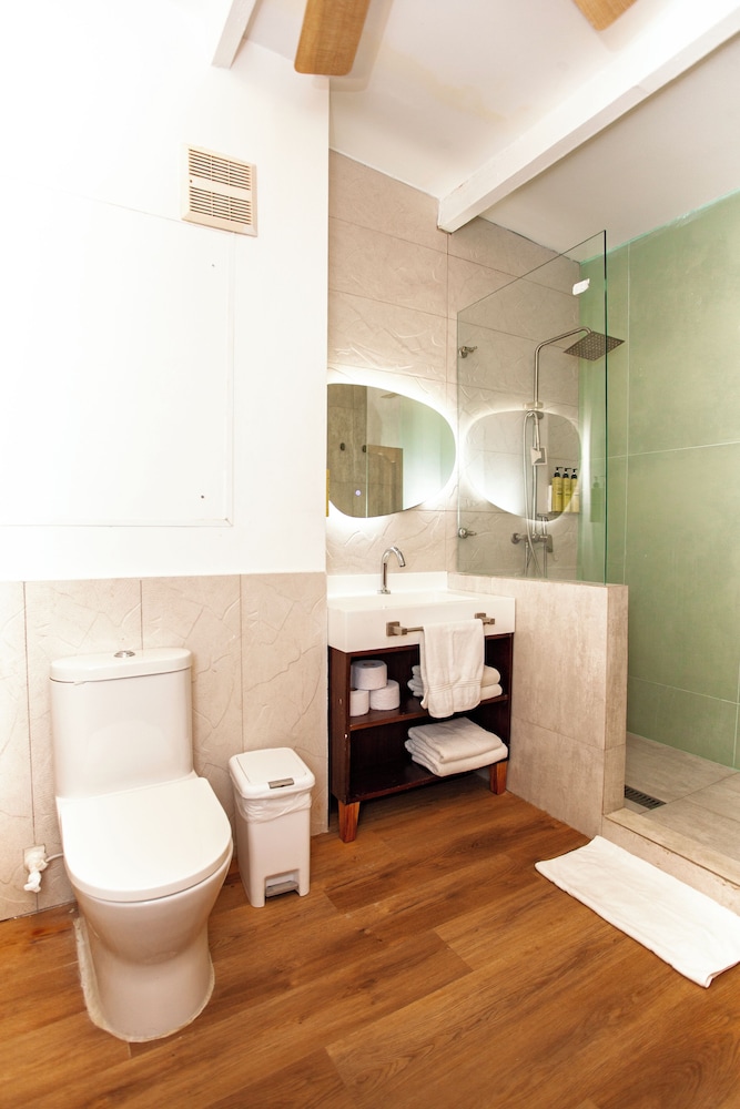 Executive Suite, 2 Bedrooms, Private Bathroom, photo 6