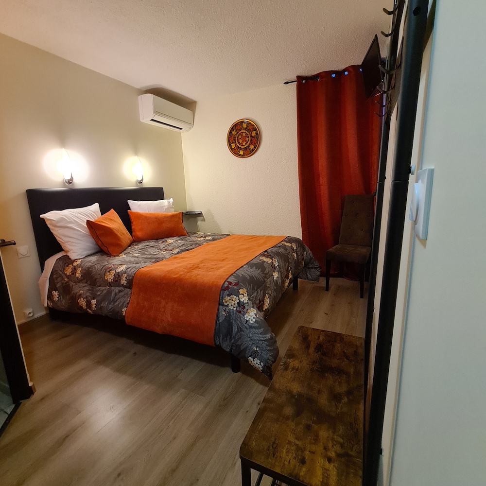 Classic Double Room - Photo 18