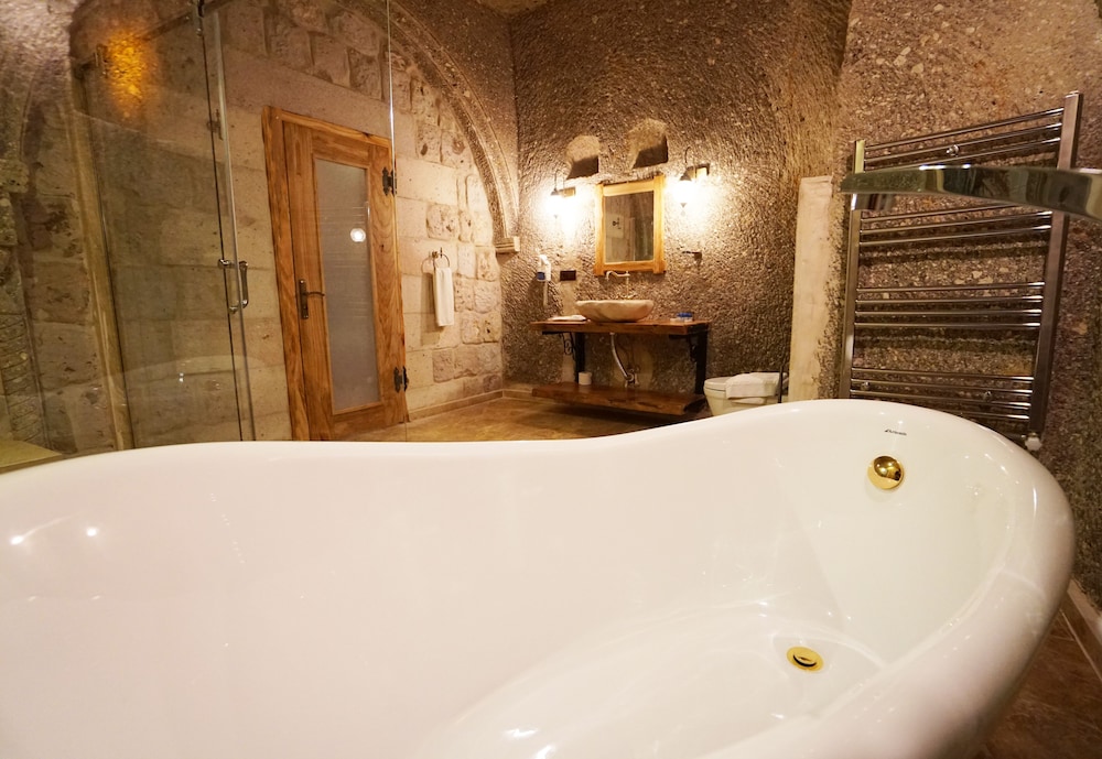 Queen Suite - Photo 6