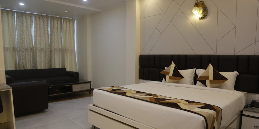 Luxury Room, City View