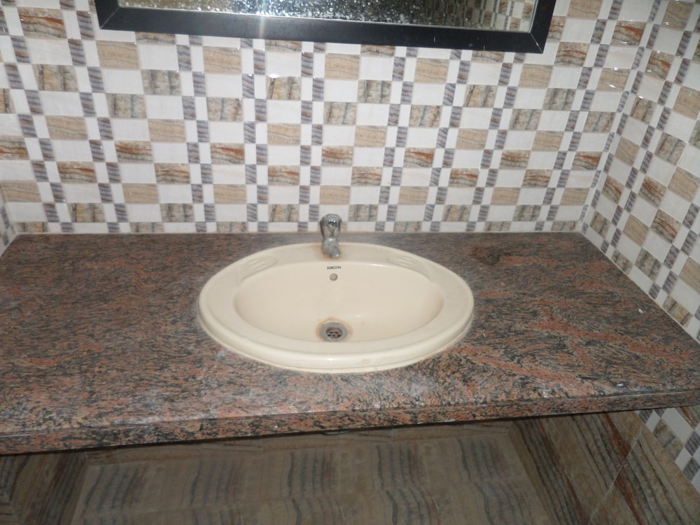 Deluxe Double Room, 1 Bedroom (AC) photo 2