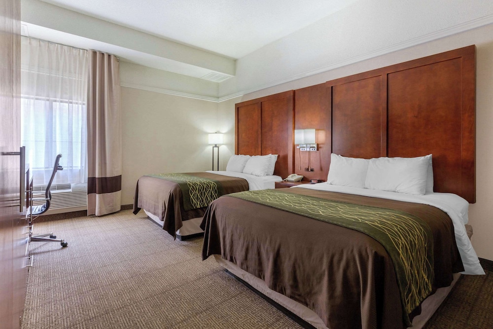 Standard Room, 2 Queen Beds, Non Smoking - Photo 1