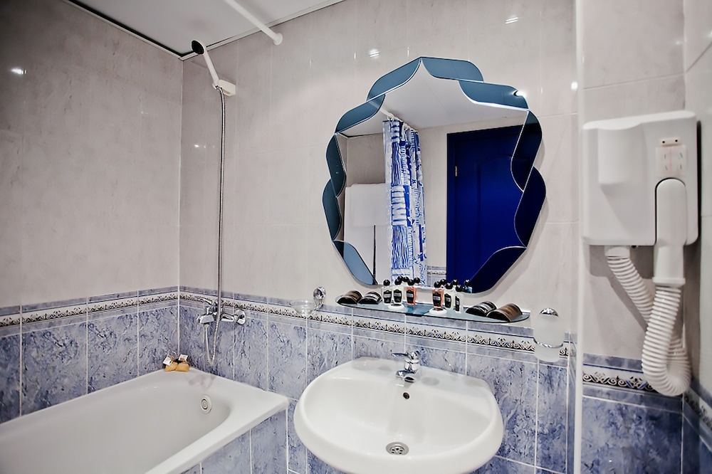 Double Room, Sea View - Photo 14