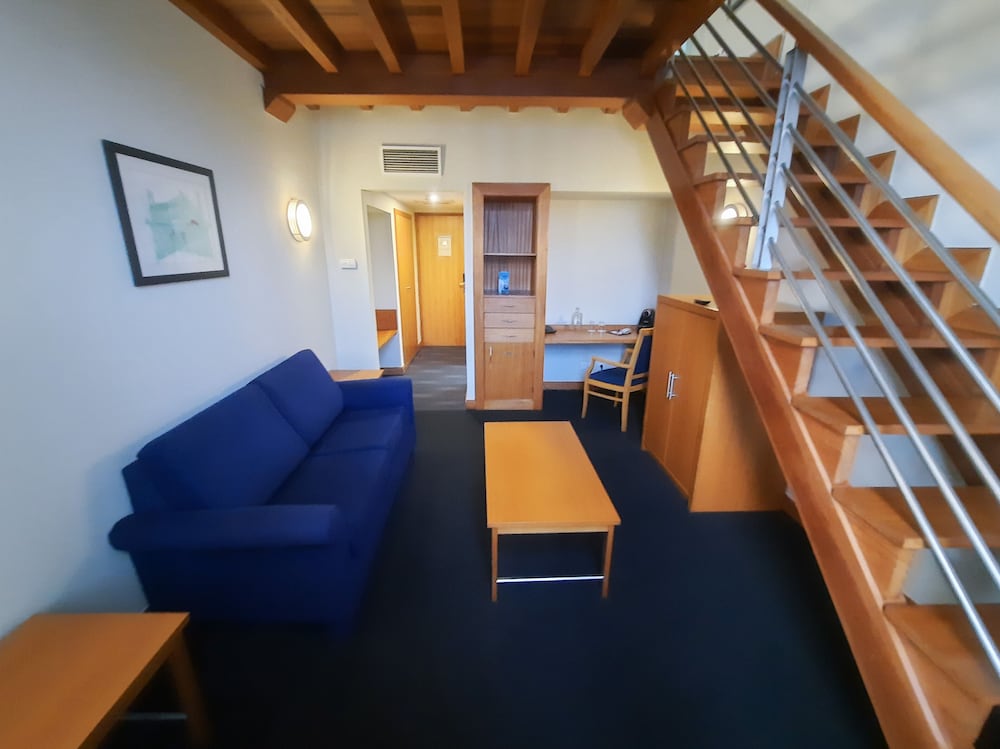 Suite - Photo 7
