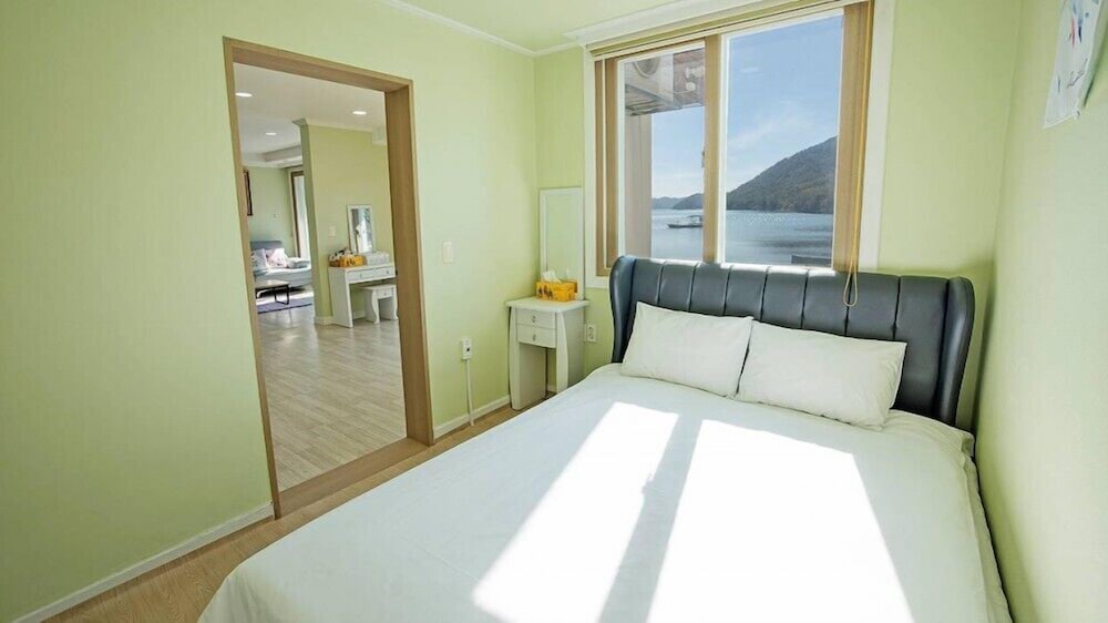 Room (VIP group, family (Two room)) - Photo 4
