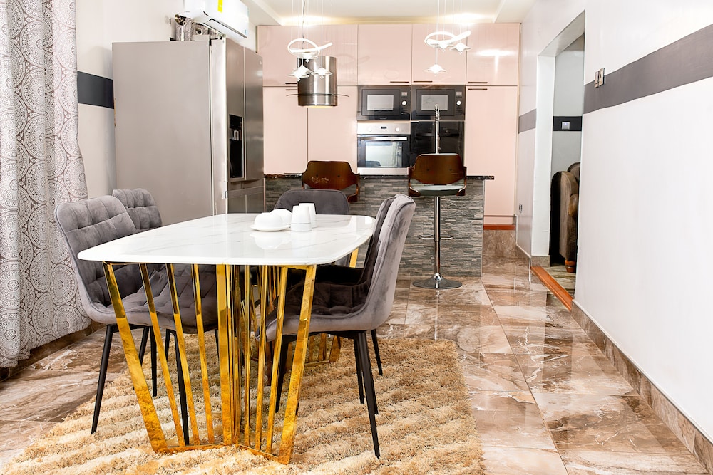 Family Apartment photo 2