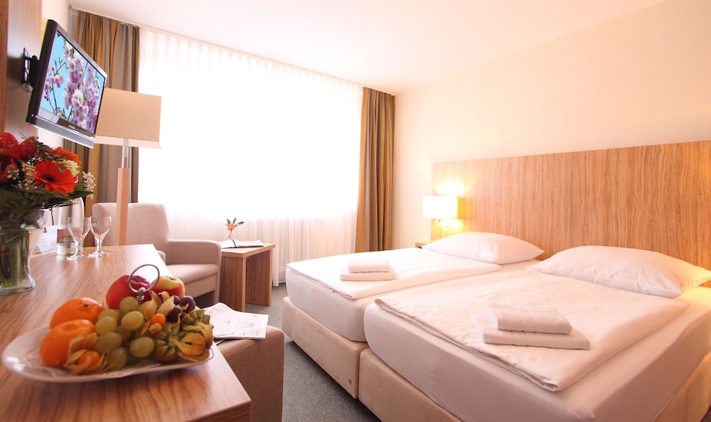 Double Room Single Use, Garden View