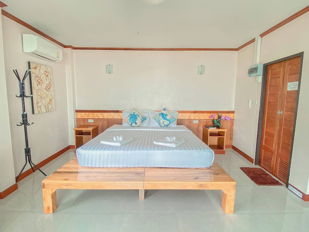 Beachfront Bungalow photo 3