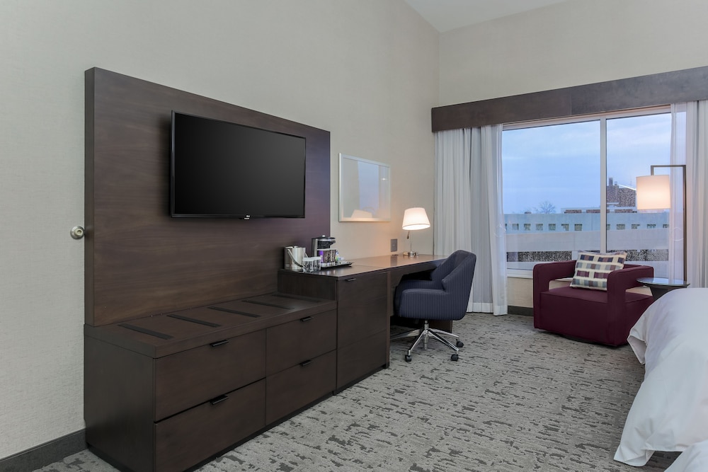 Room, 2 Queen Beds, Accessible, Bathtub photo 2
