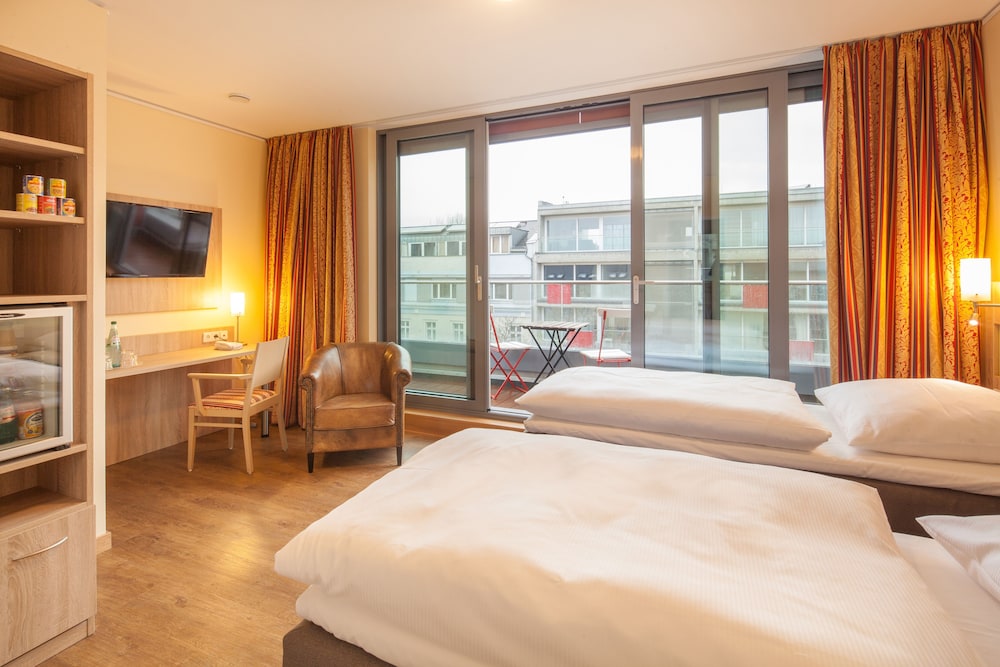 Deluxe Double or Twin Room photo 1