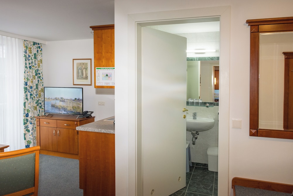 Comfort Suite photo 1