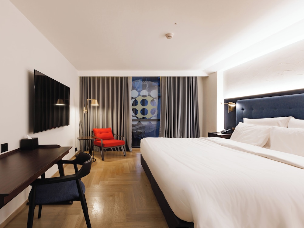 Room, 1 King Bed (Downtown)