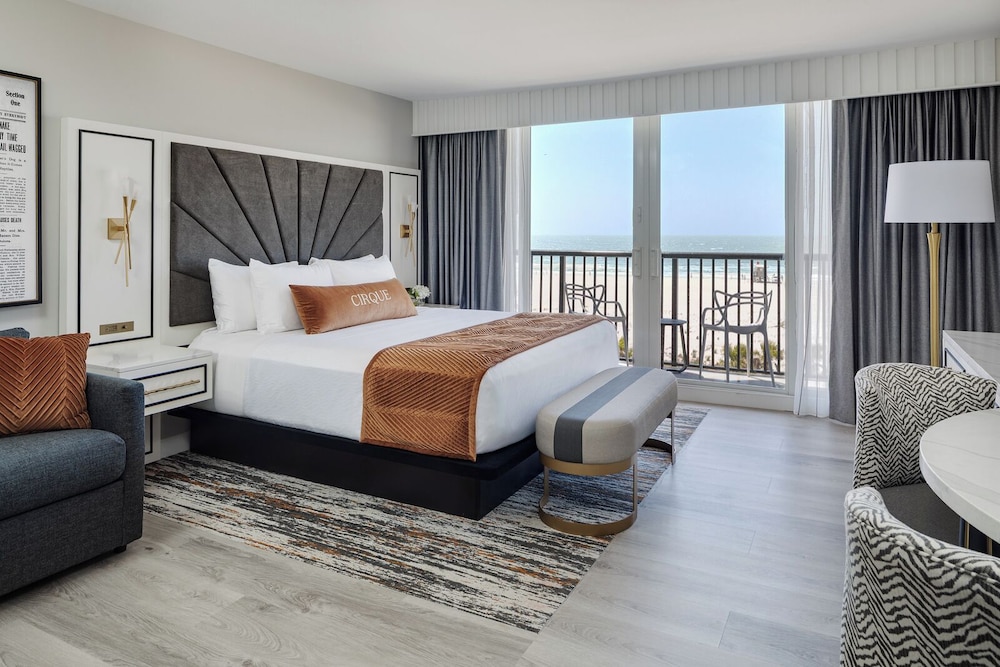 Room, 1 King Bed (Gulf View)