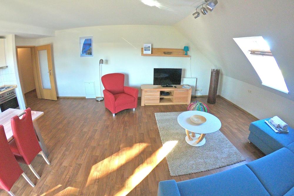 2-room apartment with balcony at Claassee photo 1
