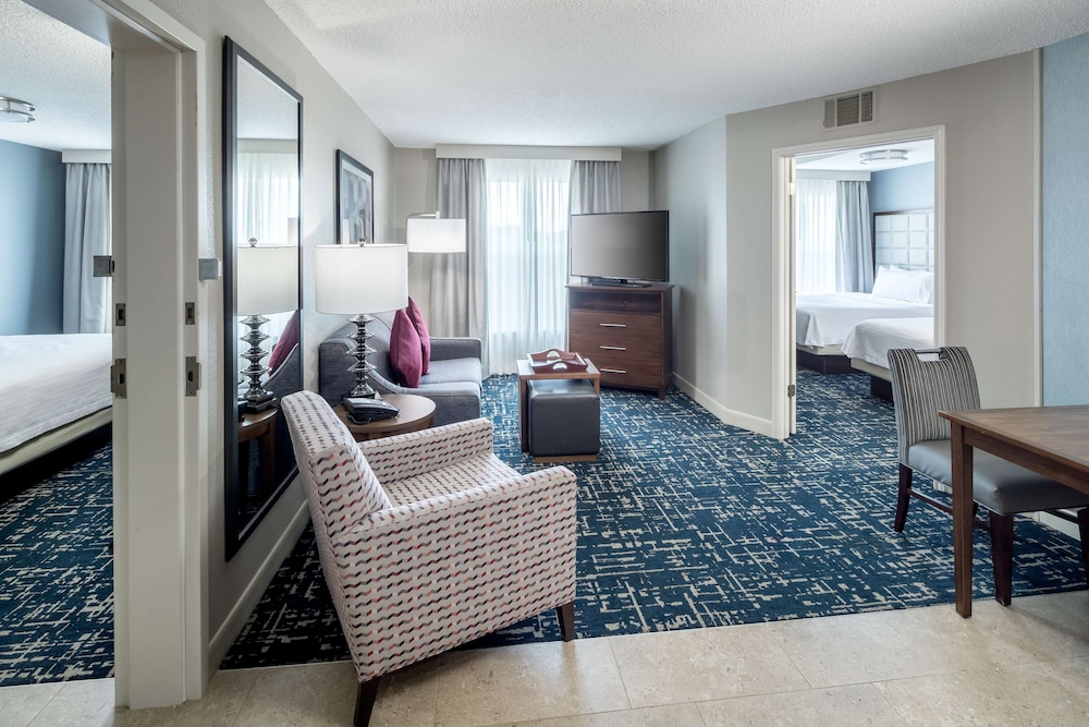 Suite, 2 Bedrooms, Non Smoking - Photo 8