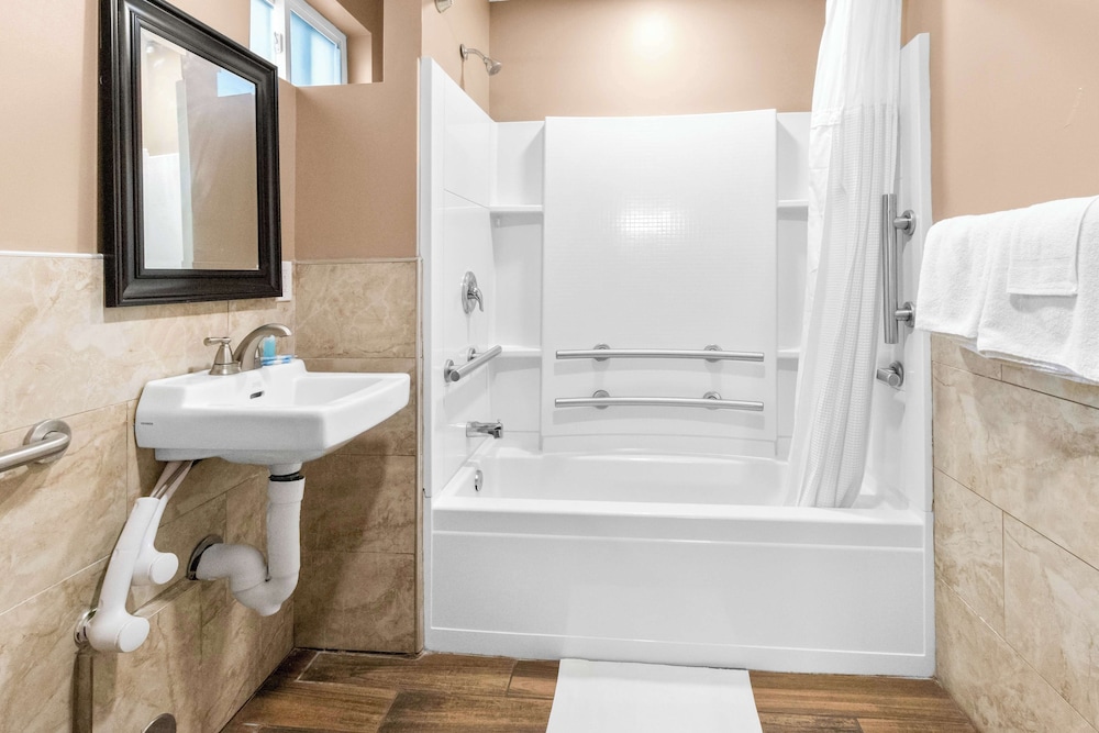 Americas Best Value Inn Avenel Woodbridge, Photo 2