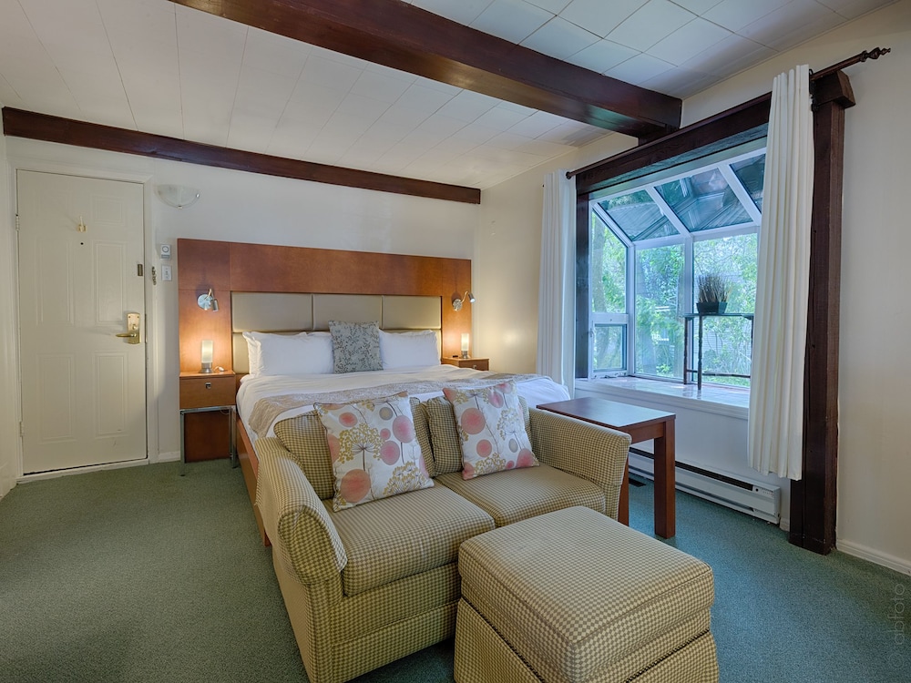 Classic Room, 1 King Bed photo 2