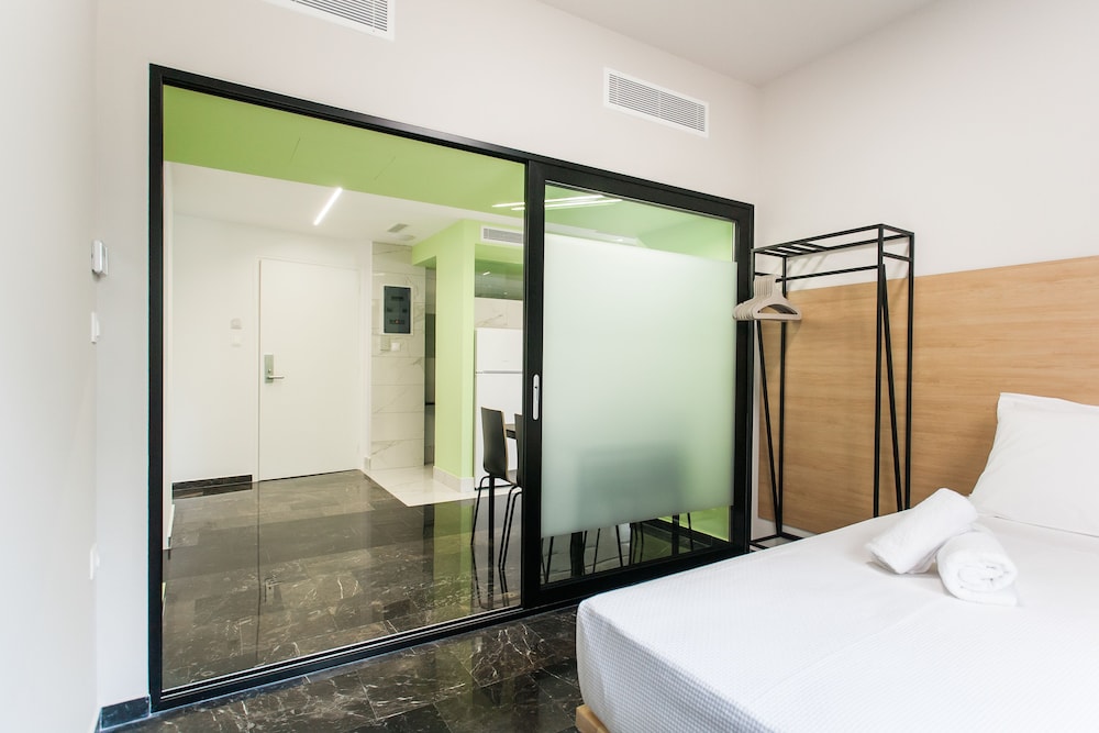 Apartment (Greece U Around Athens No. 5) photo 3