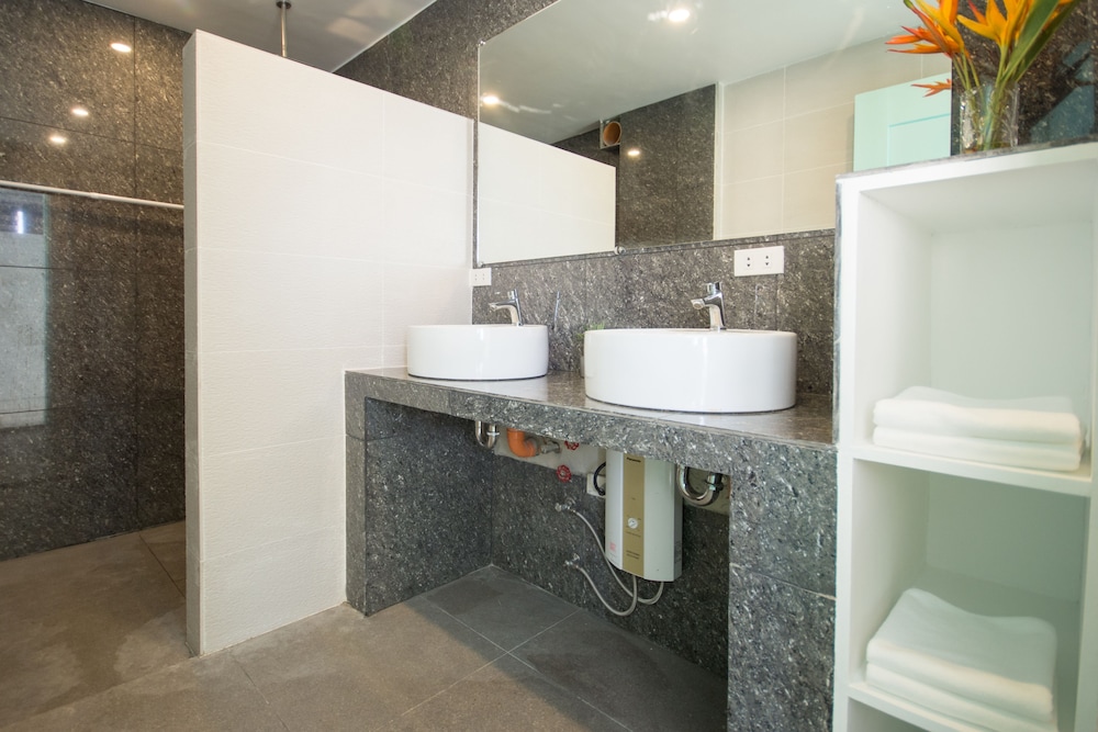 Penthouse, 2 Bedrooms, Kitchen photo 3
