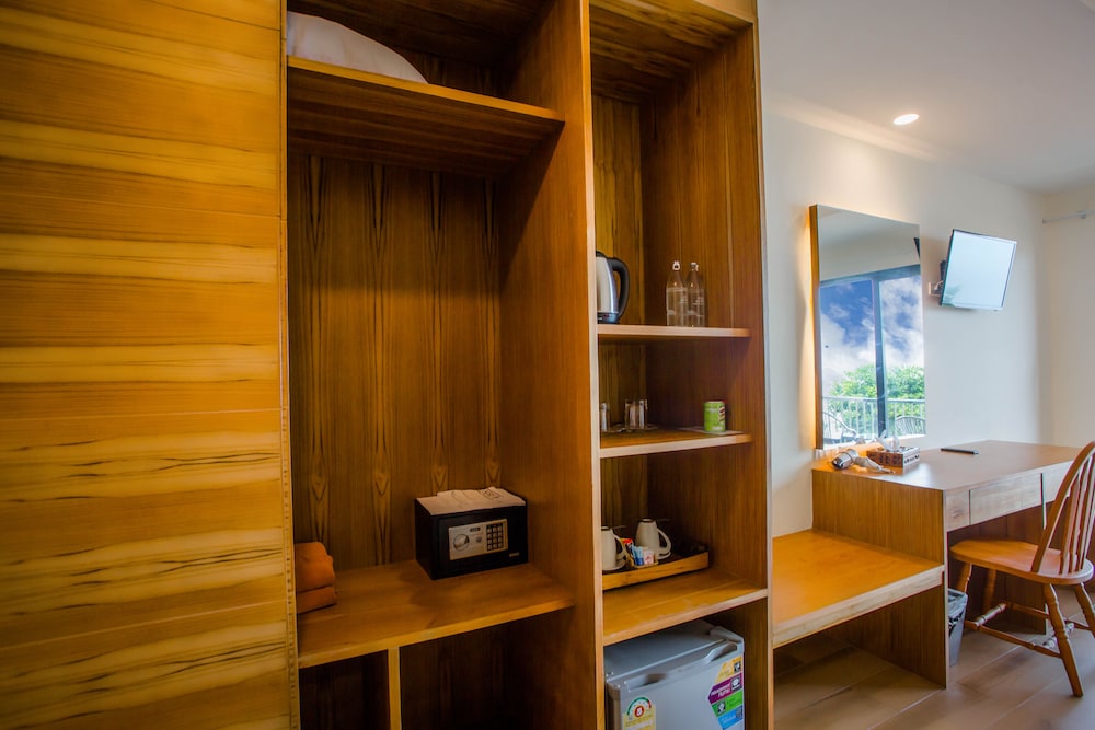 Deluxe Double or Twin Room, Sea View - Photo 3