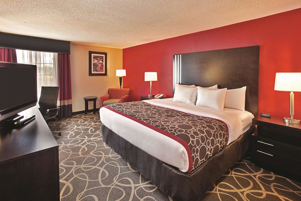 Room, 1 King Bed, Non Smoking - Photo 1