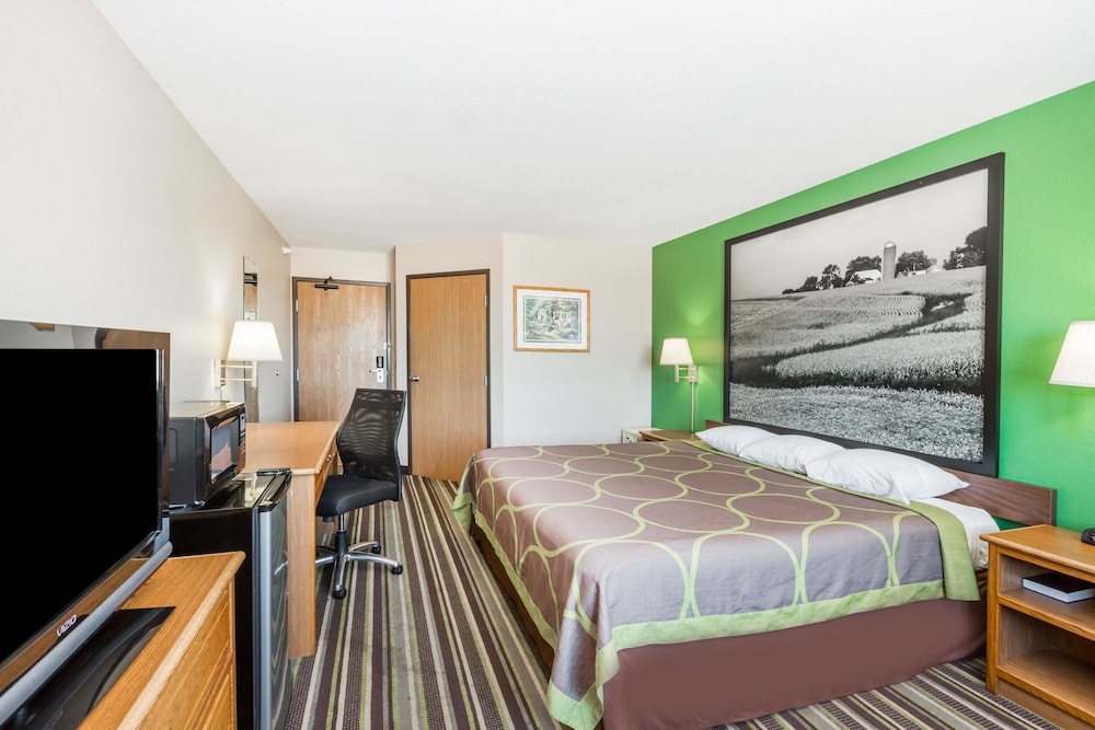 Standard Room, 1 King Bed - Photo 3
