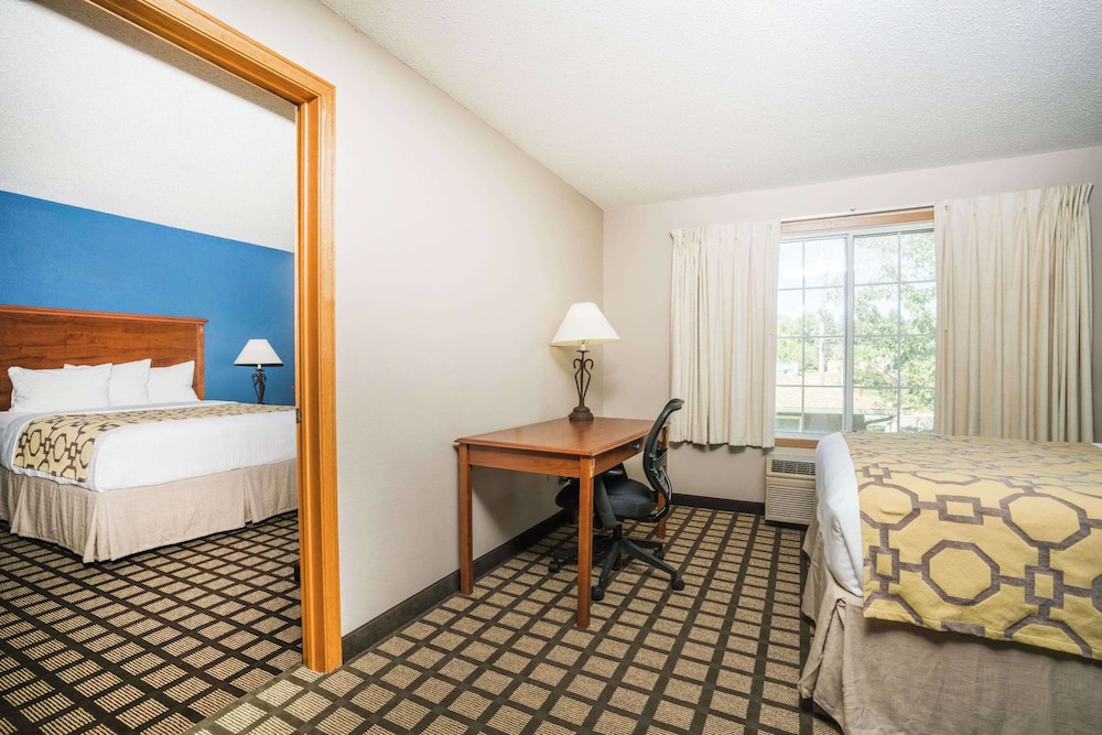 Suite, Multiple Beds, Non Smoking (Apartment) photo 1