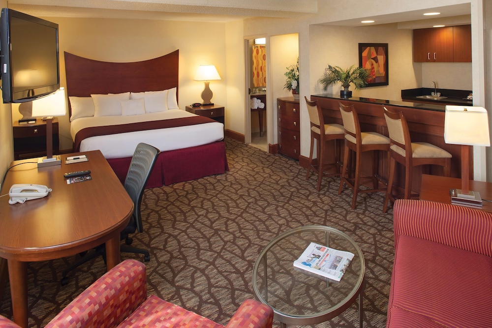 Junior Suite, 1 King Bed with Sofa bed photo 2