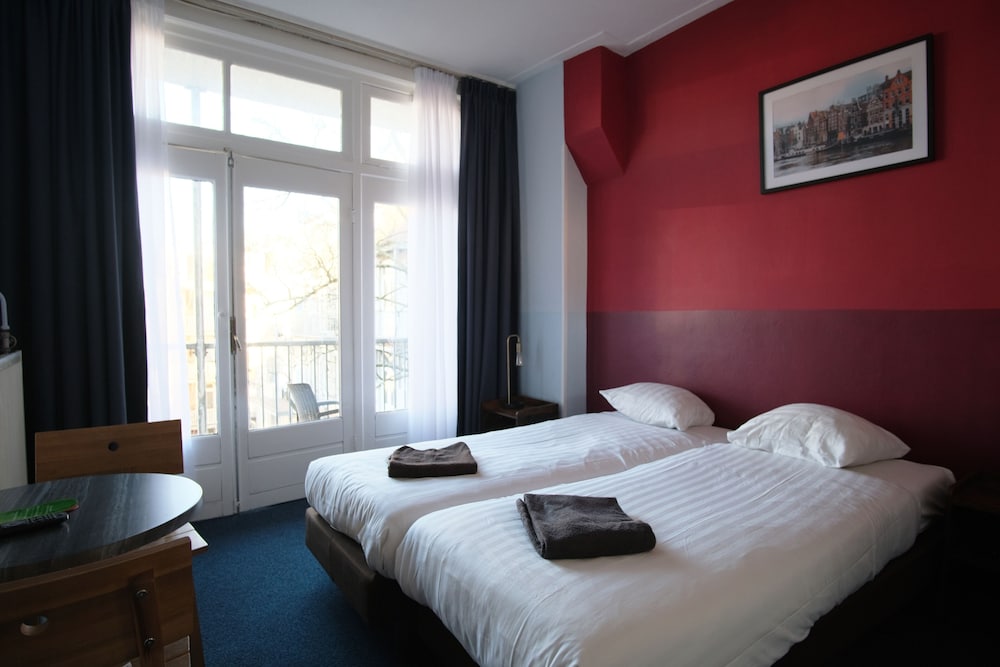 Twin Room, Private Bathroom (Balcony) photo 1