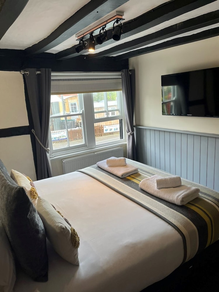 Superior Double Room (Waterfields)