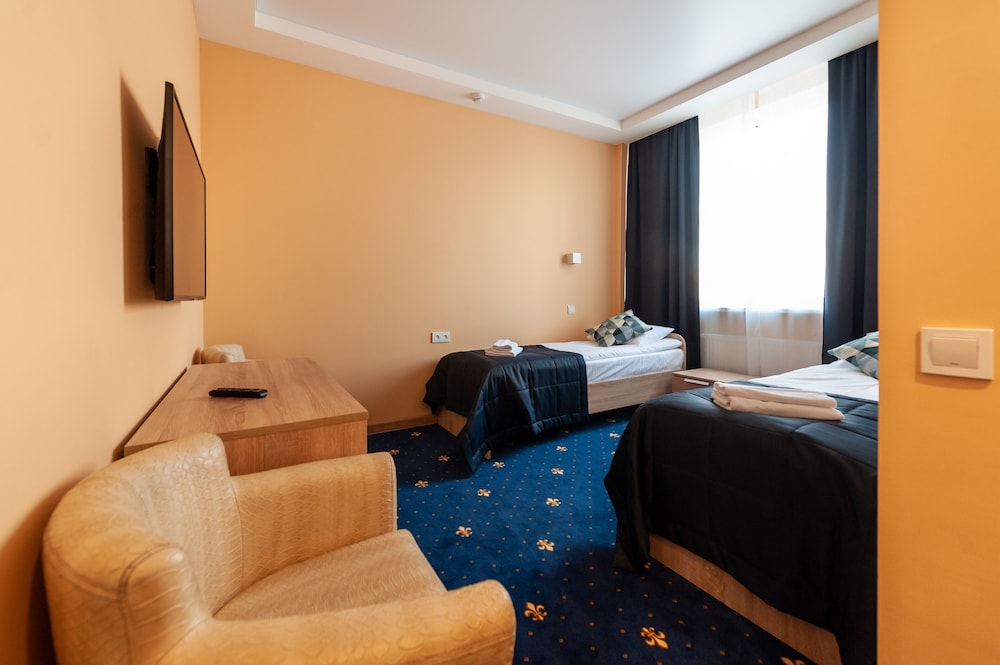 Economy Twin Room photo 3