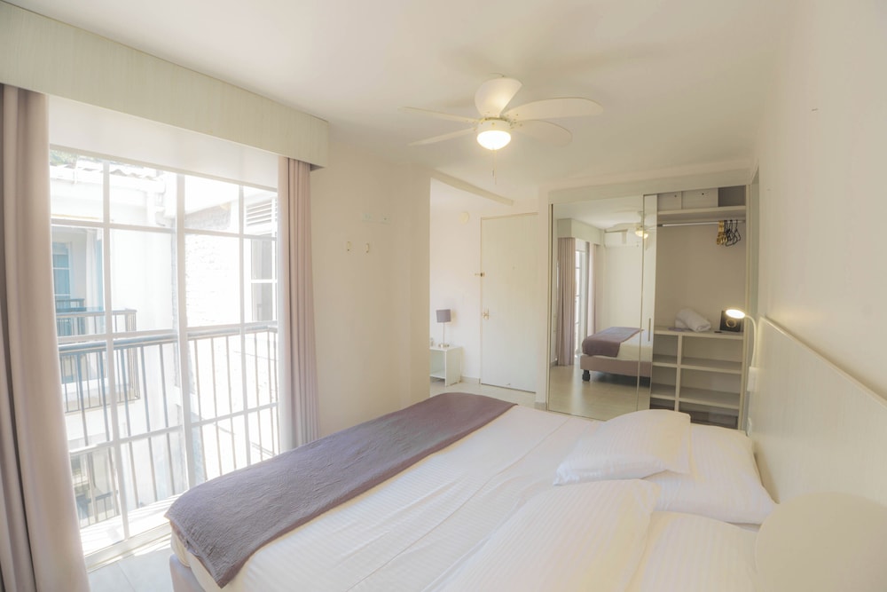 Superior Quadruple Room, Multiple Beds photo 3