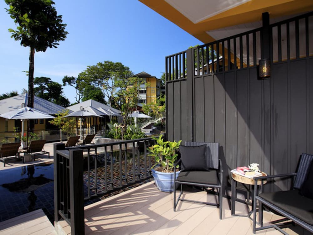Hibiscus Pool access - Photo 3
