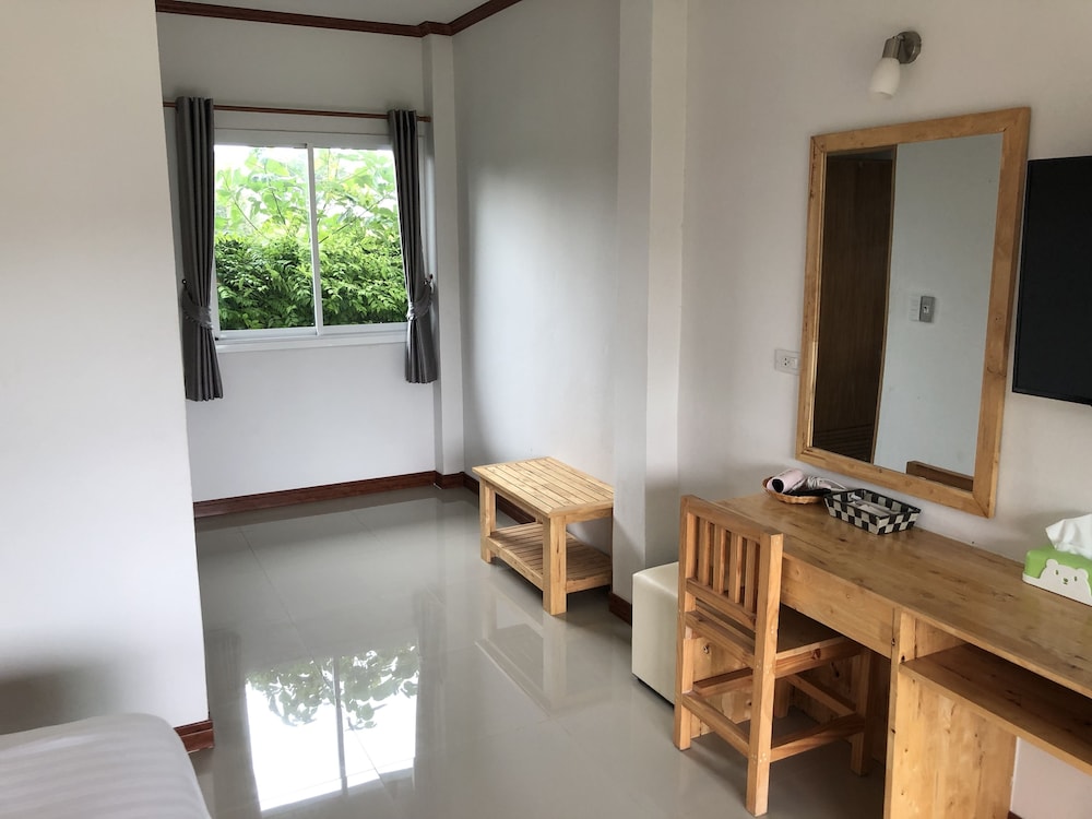 Deluxe Twin Room photo 2