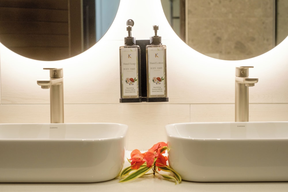 Deluxe Ocean View Bure