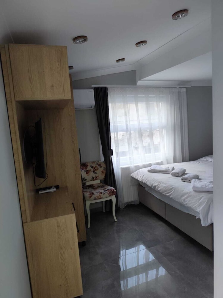 Business Double Room, Multiple Beds, Non Smoking, Hill View photo 1