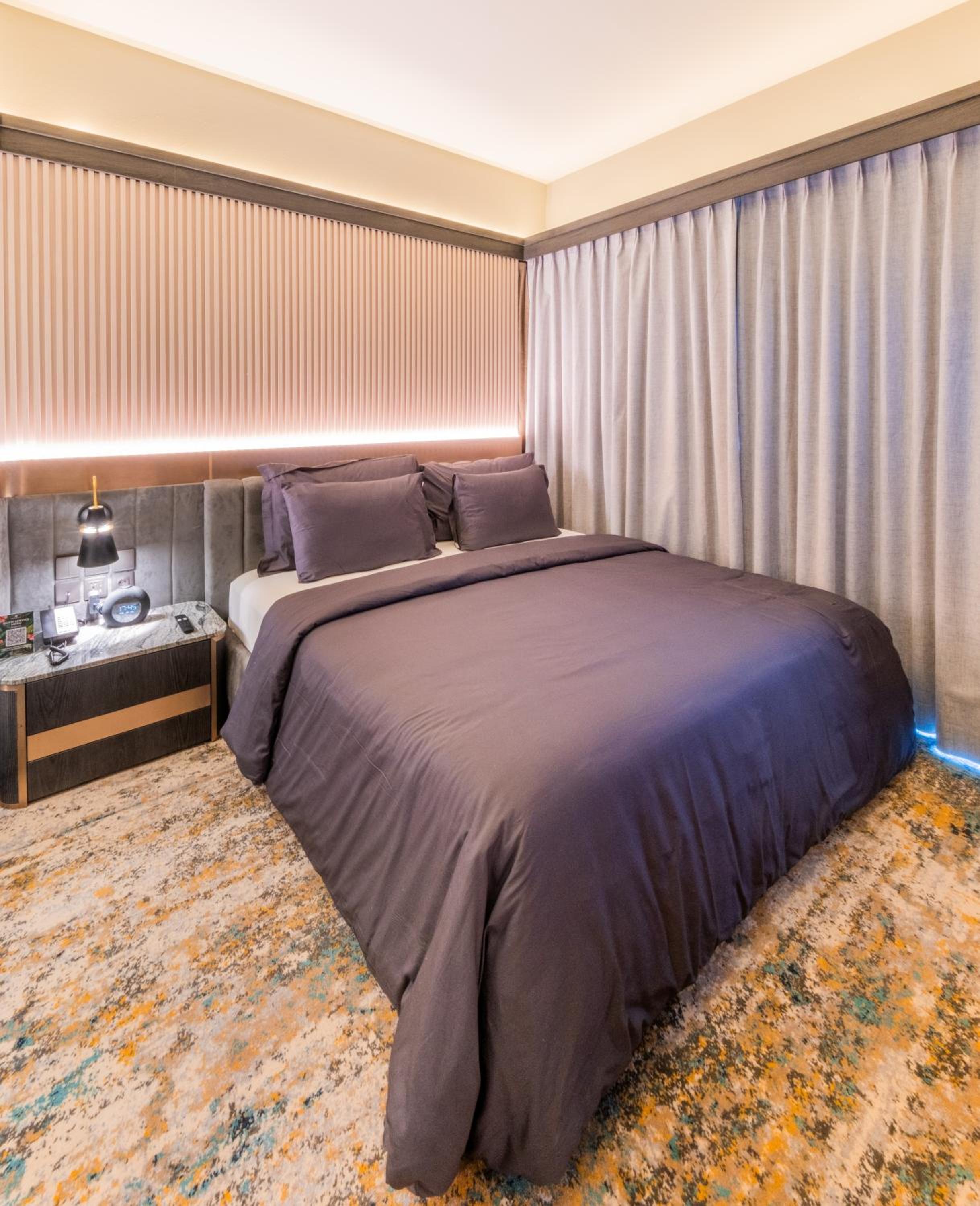 Suite - Photo 17