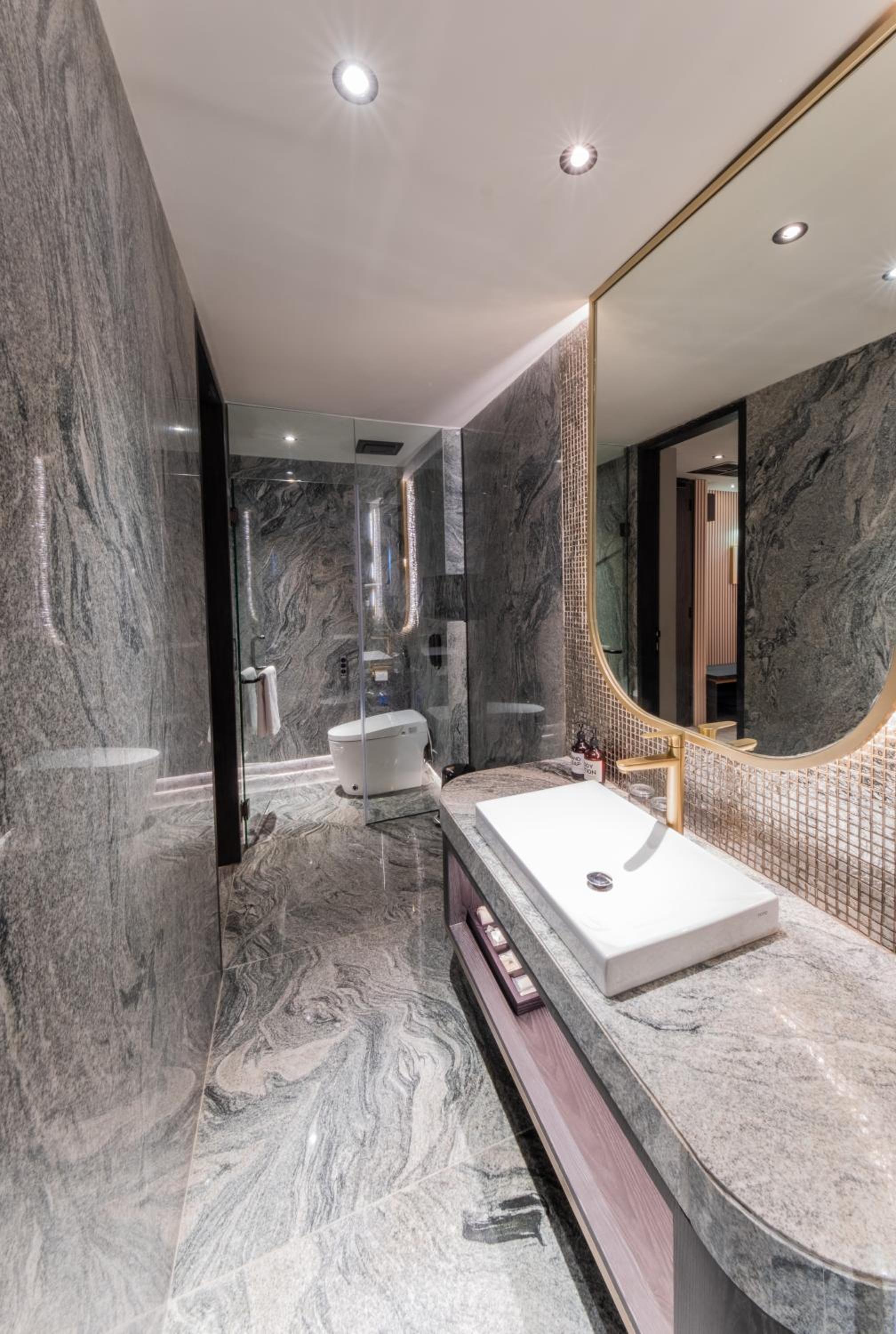 Suite - Photo 2