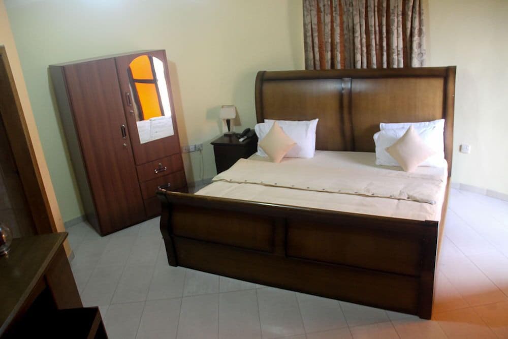 Deluxe Room, 1 Queen Bed photo 1