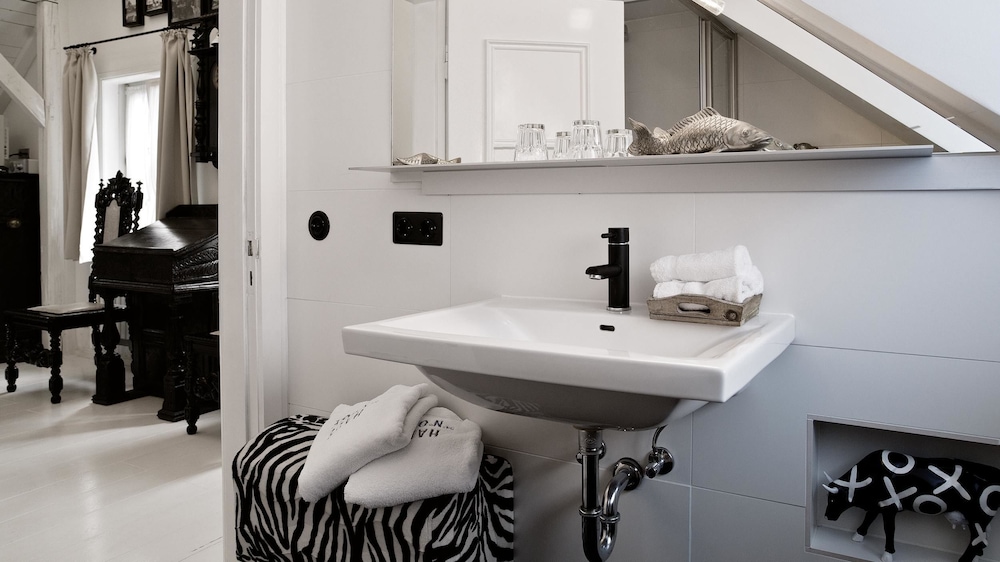 Room (Schwarz-Weiss-Zimmer) photo 3