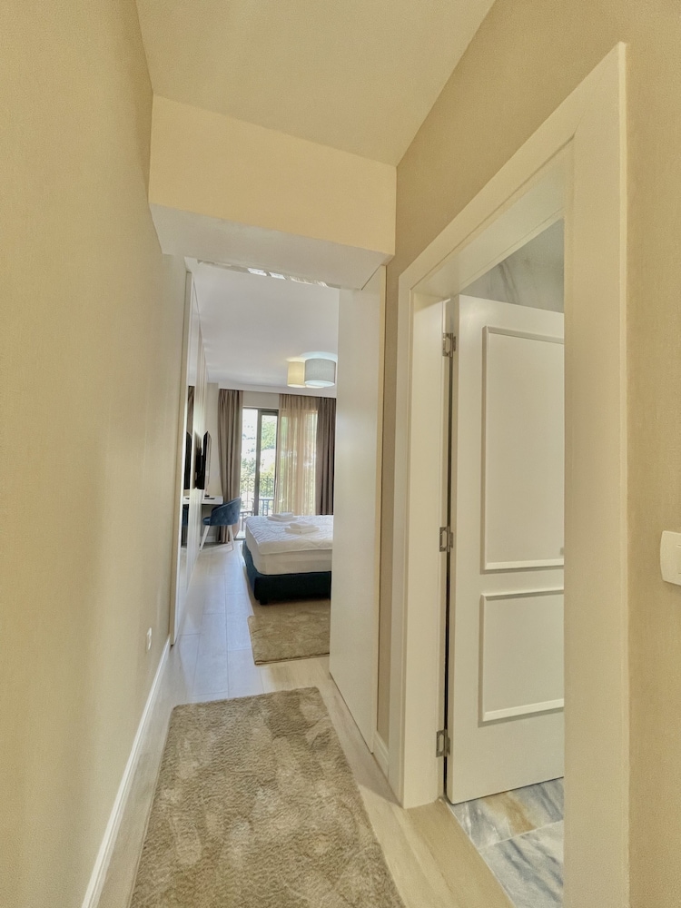Standard Double or Twin Room - Photo 6