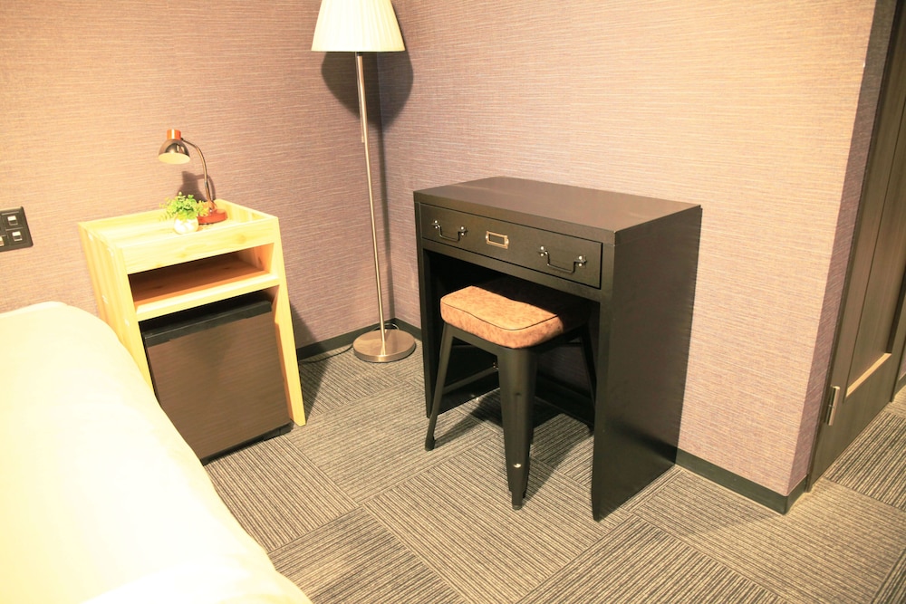 Standard Twin Room - Photo 3